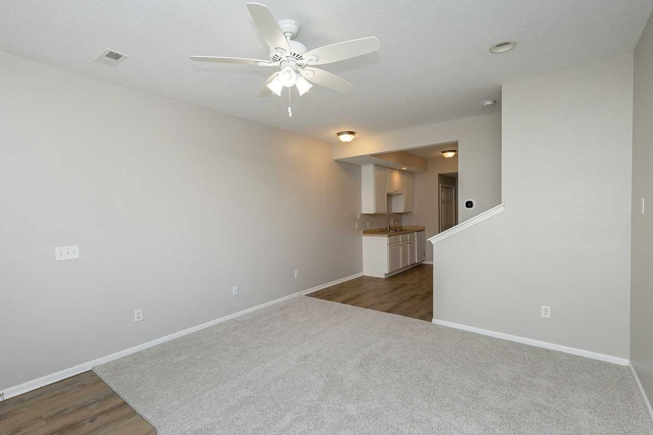 1108 Ne 7th Ln - Photo 6 of 27