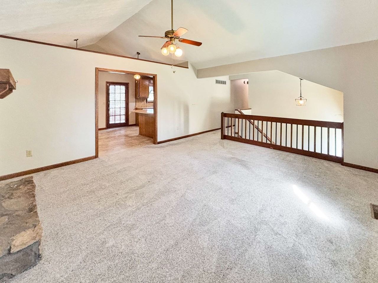 4476 Calumet Dr Nw - Photo 7 of 33