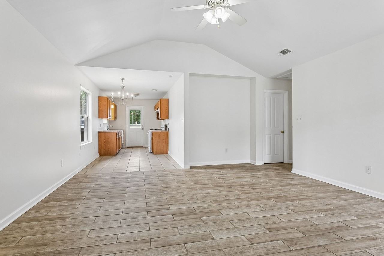 3531 Adrian St - Photo 3 of 11