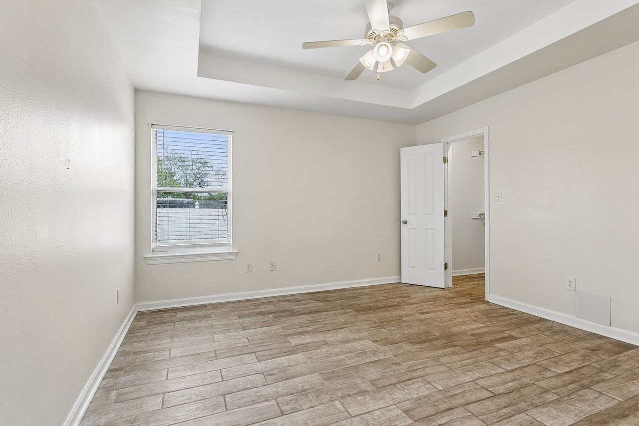 3531 Adrian St - Photo 5 of 11