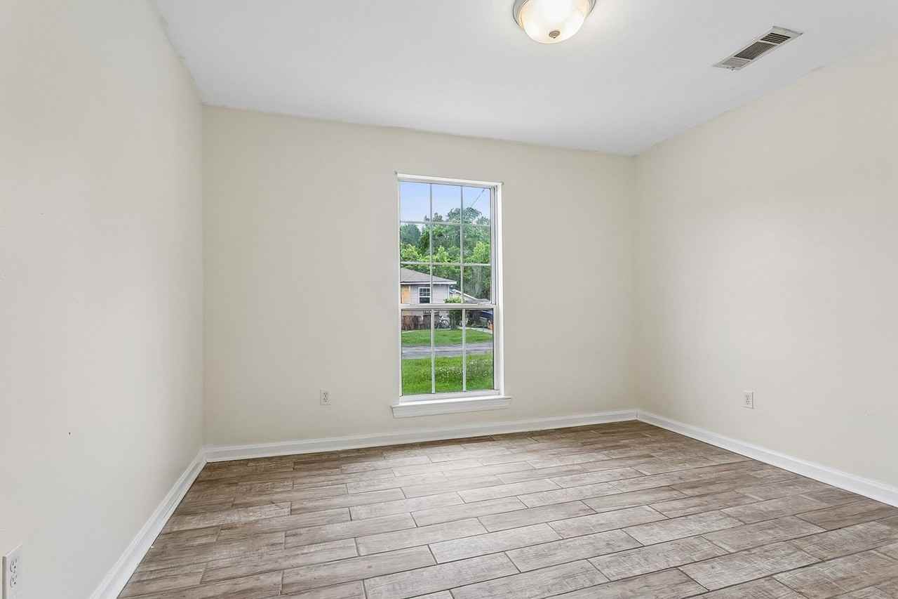 3531 Adrian St - Photo 7 of 11