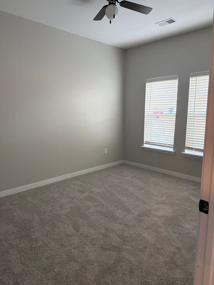 ROSSVILLE FLATS LLC - ROS - Photo 4 of 5