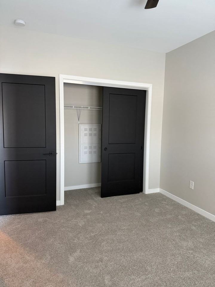 ROSSVILLE FLATS LLC - ROS - Photo 5 of 5