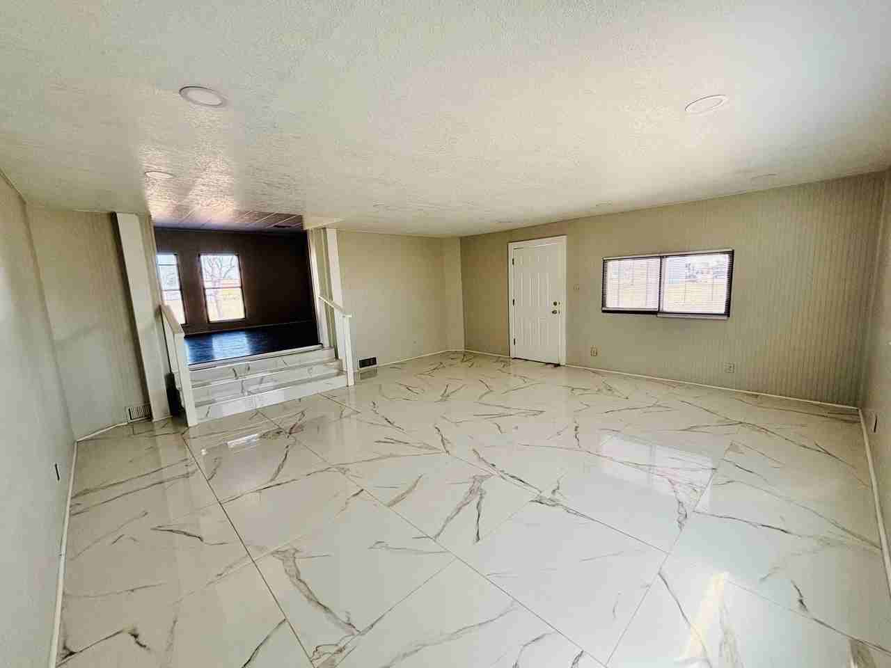 7600 N Judy Ln - Photo 3 of 13