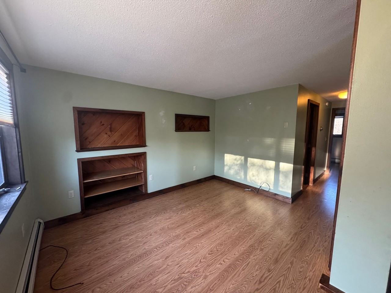 35 Maple St - Photo 4 of 16