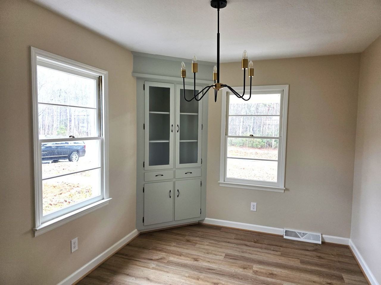 1299 N Franklin Rd - Photo 2 of 10