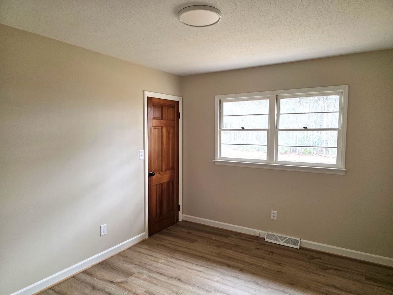 1299 N Franklin Rd - Photo 6 of 10