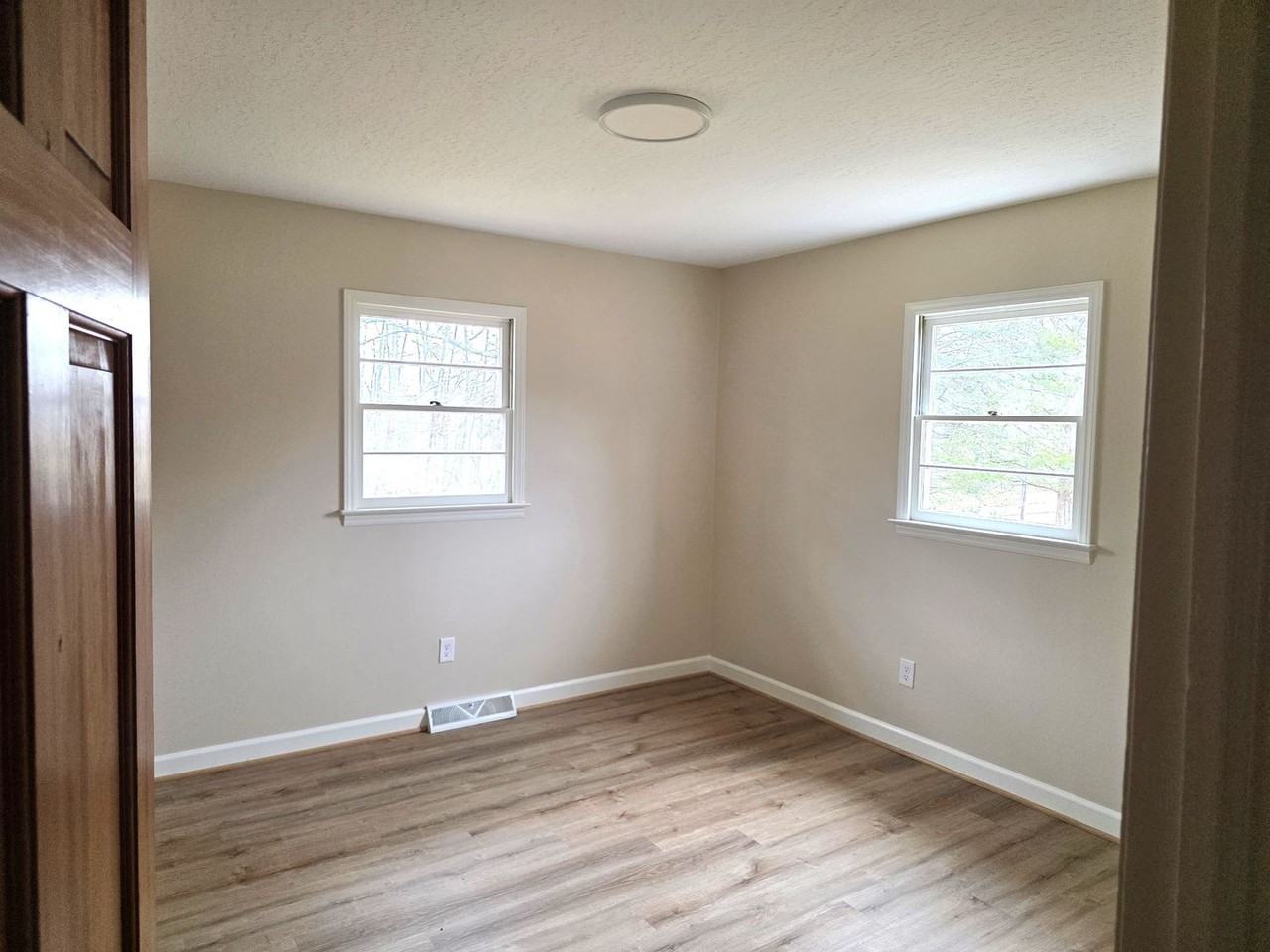 1299 N Franklin Rd - Photo 7 of 10