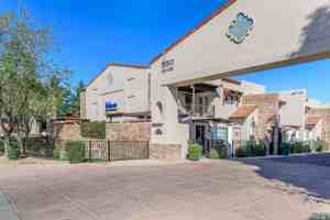 featured image of 550 W Maryland Ave
