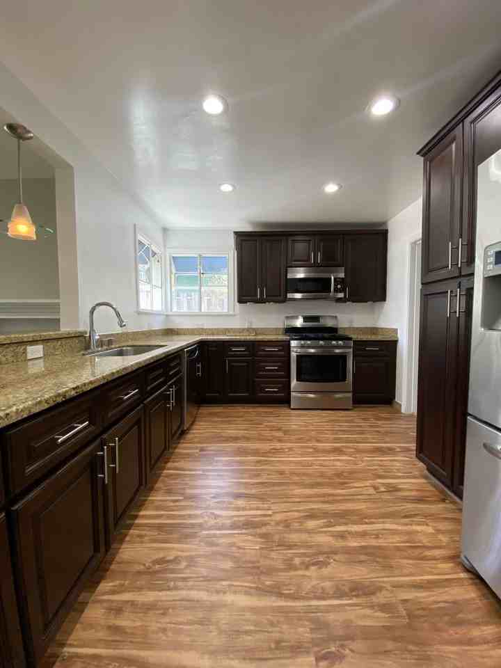 2335 S Garth Ave - Photo 4 of 19