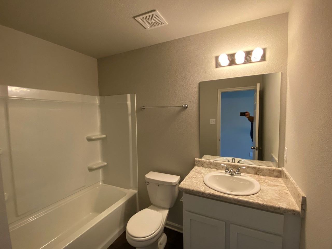 720 Madeline Ct - Photo 5 of 10