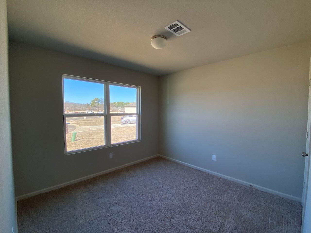 720 Madeline Ct - Photo 7 of 10