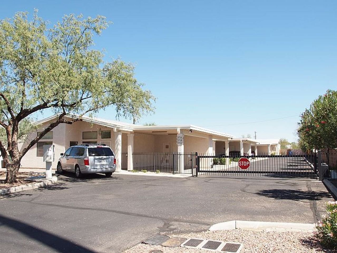 3716 N Mountain Ave - Photo 4 of 19