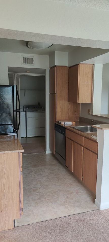 11574 Westwood Blvd - Photo 5 of 36