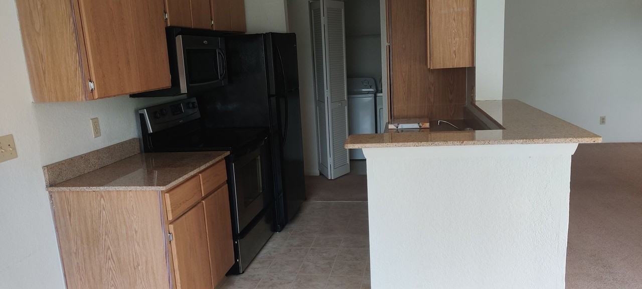 11574 Westwood Blvd - Photo 6 of 36