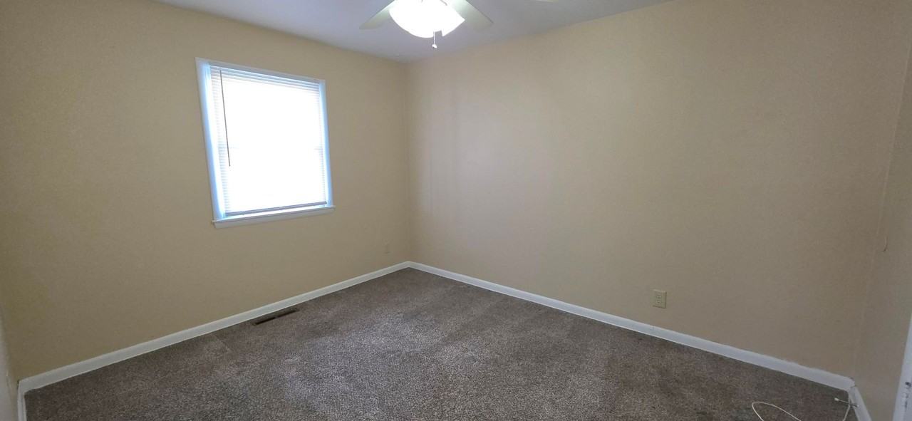 826 S Link Ave - Photo 3 of 7