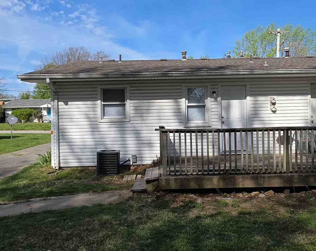 826 S Link Ave - Photo 5 of 7