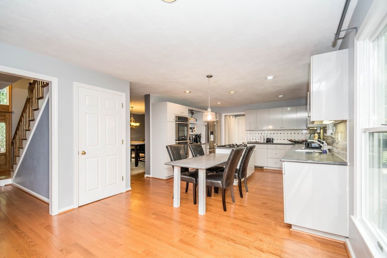 8 Patriot Way - Photo 2 of 43