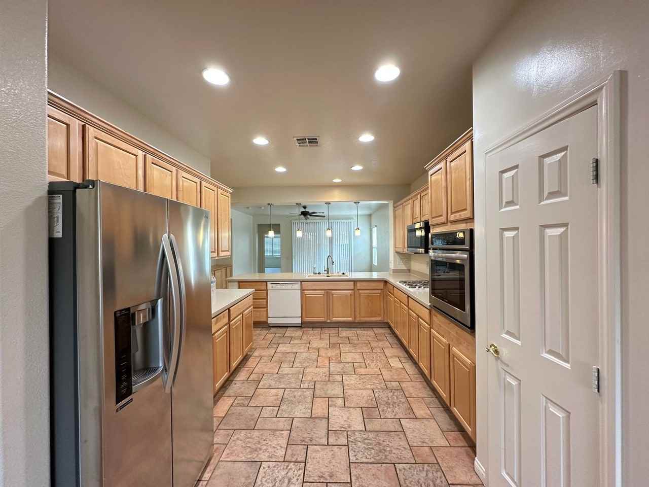 3572 Ridge Meadow St - Photo 5 of 22