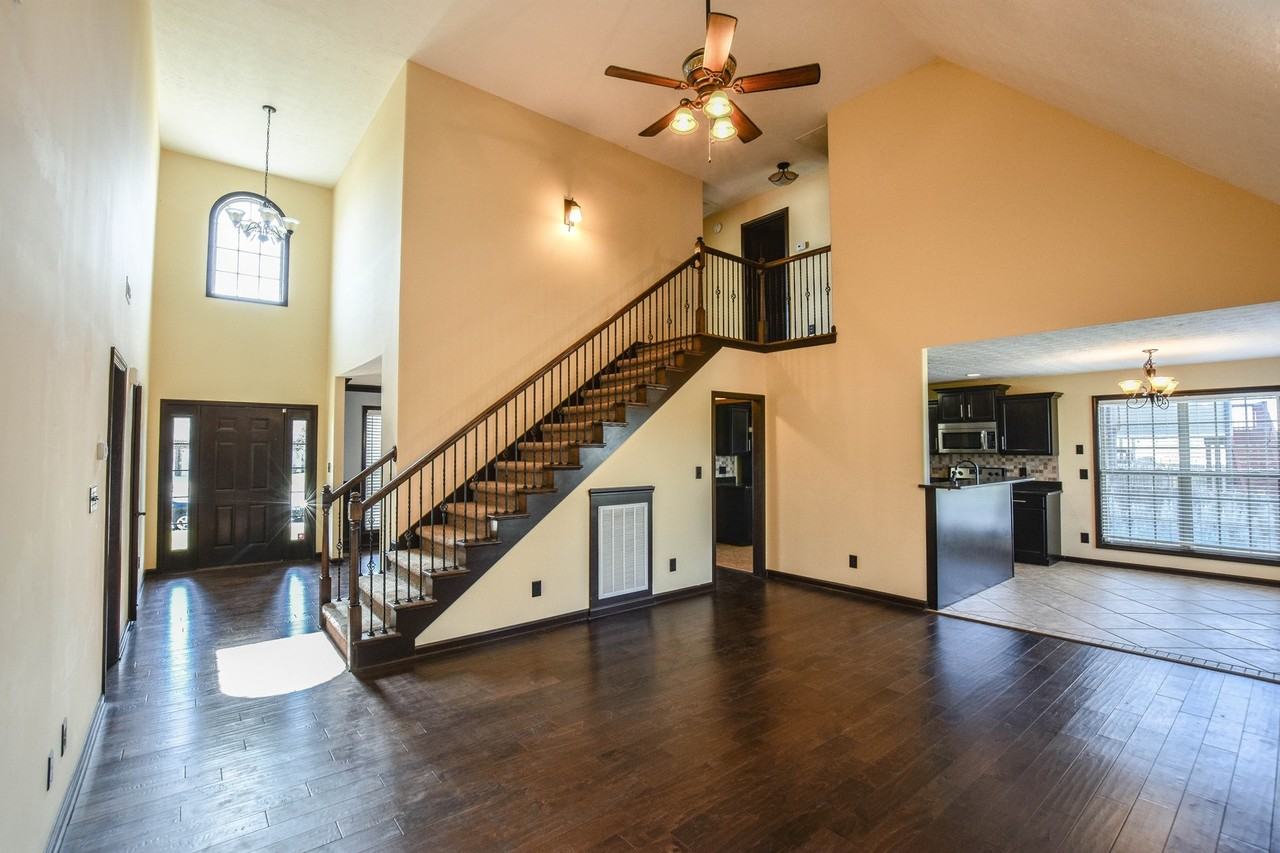 1768 Apache Way - Photo 5 of 20