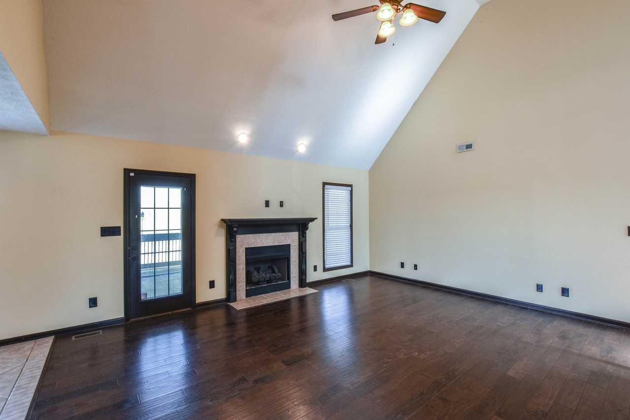 1768 Apache Way - Photo 6 of 20