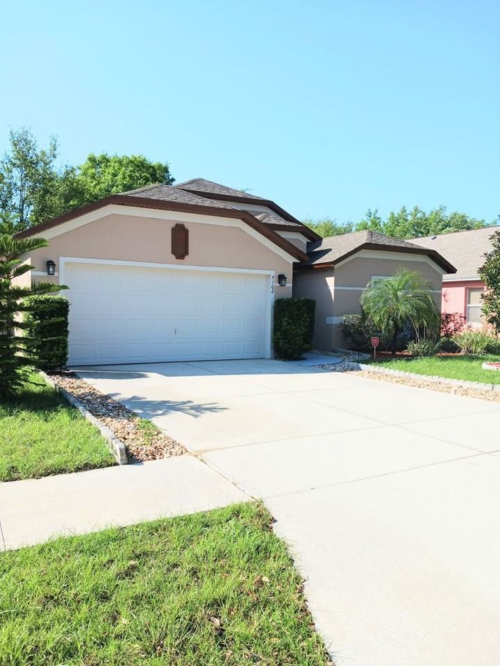 4162 Waltham Forest Dr - Photo 2 of 16