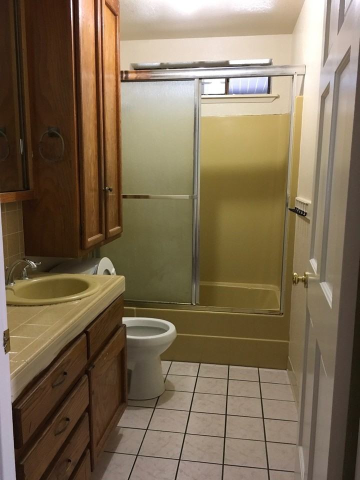 4985 Valley Hi Dr - Photo 7 of 10