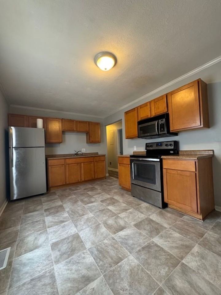 112 Sandy Dr - Photo 4 of 9