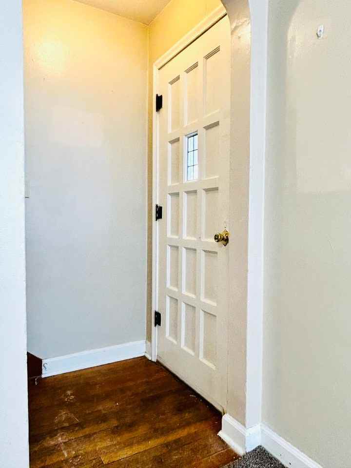 228 W Chestnut St - Photo 3 of 19