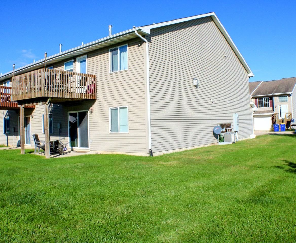 1405 Hayden Ln - Photo 2 of 20