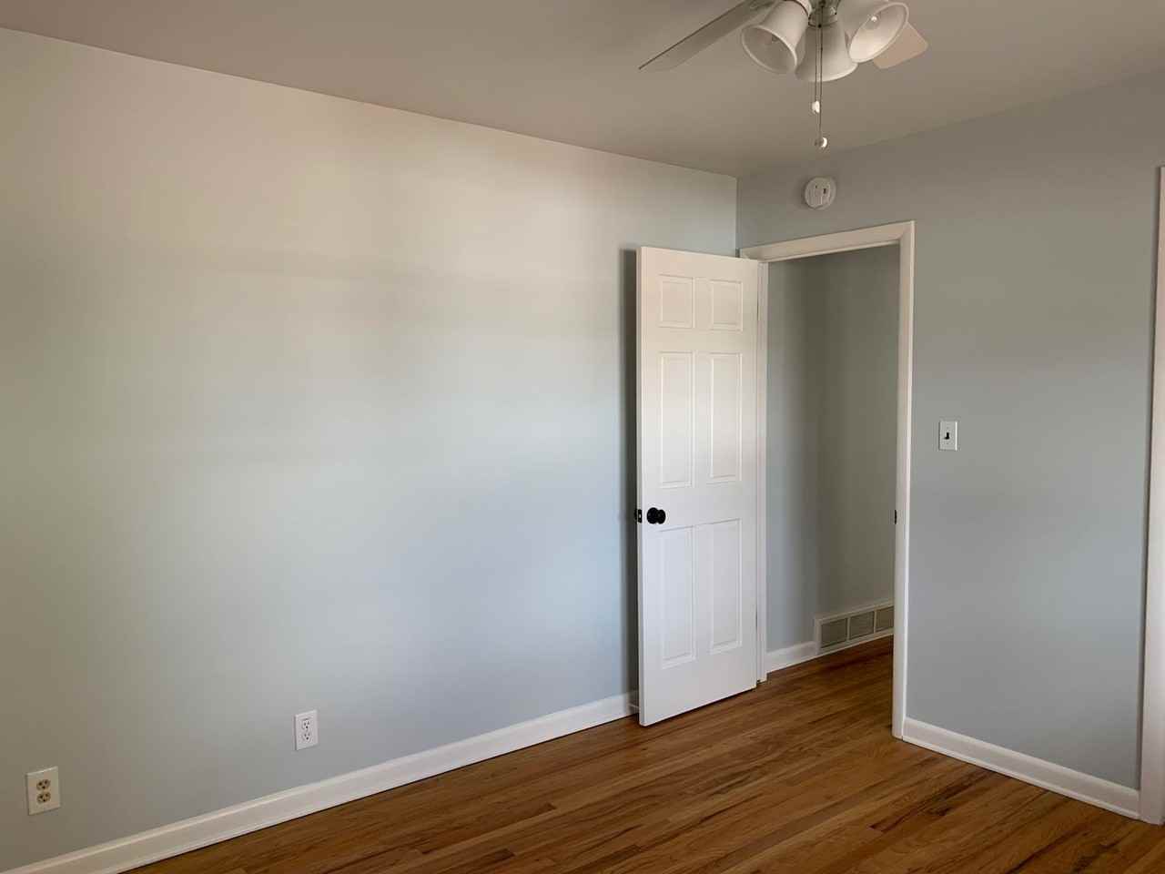 1738 Oxford Dr - Photo 4 of 24