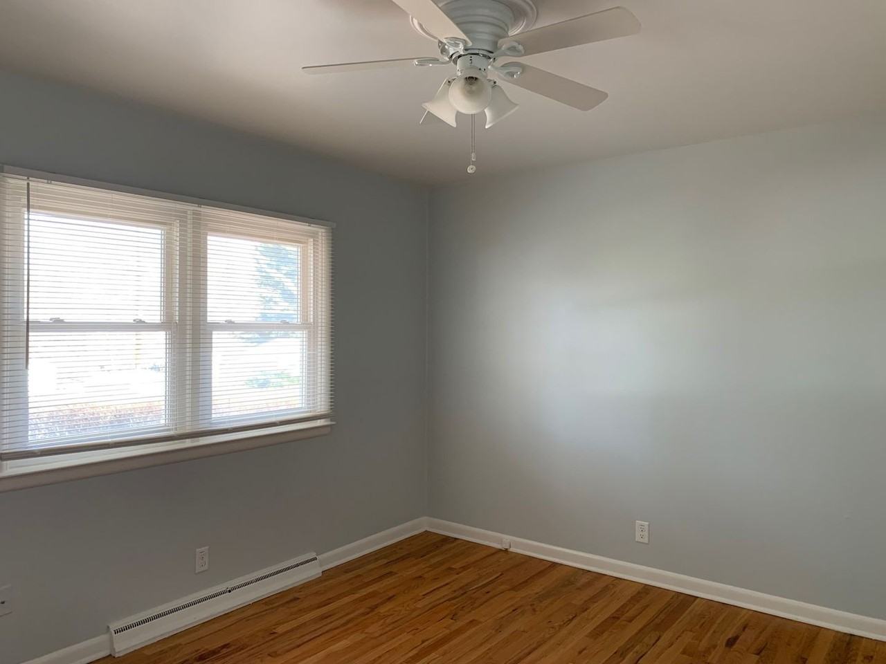 1738 Oxford Dr - Photo 5 of 24