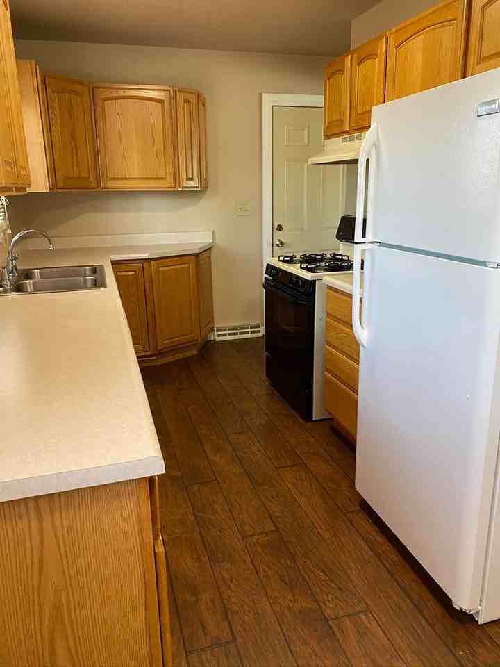 1502 Brentwood St - Photo 3 of 17