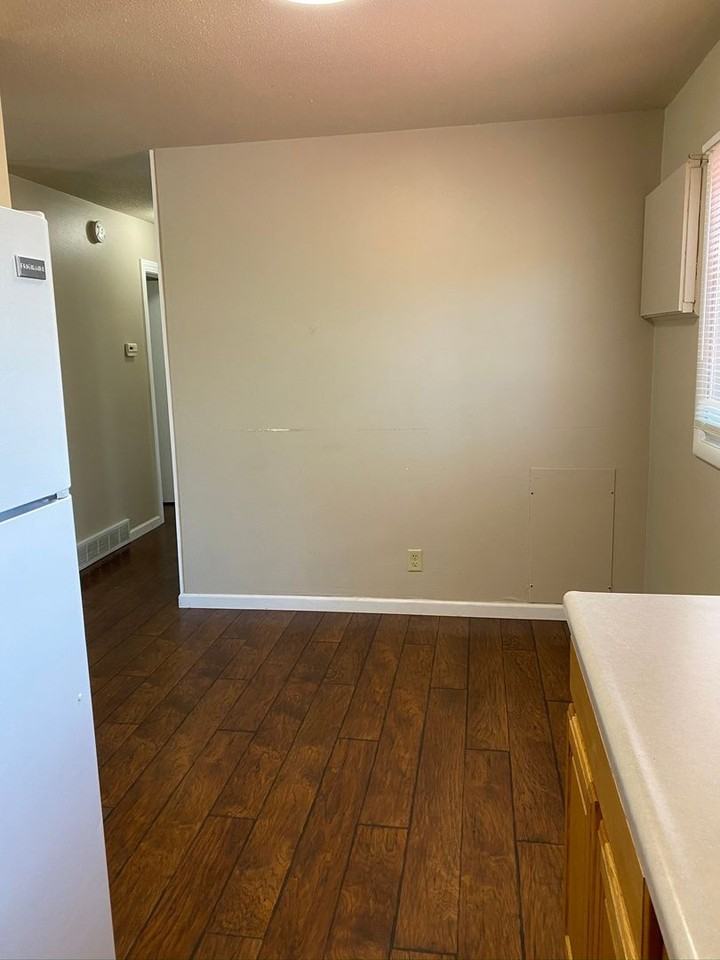 1502 Brentwood St - Photo 6 of 17