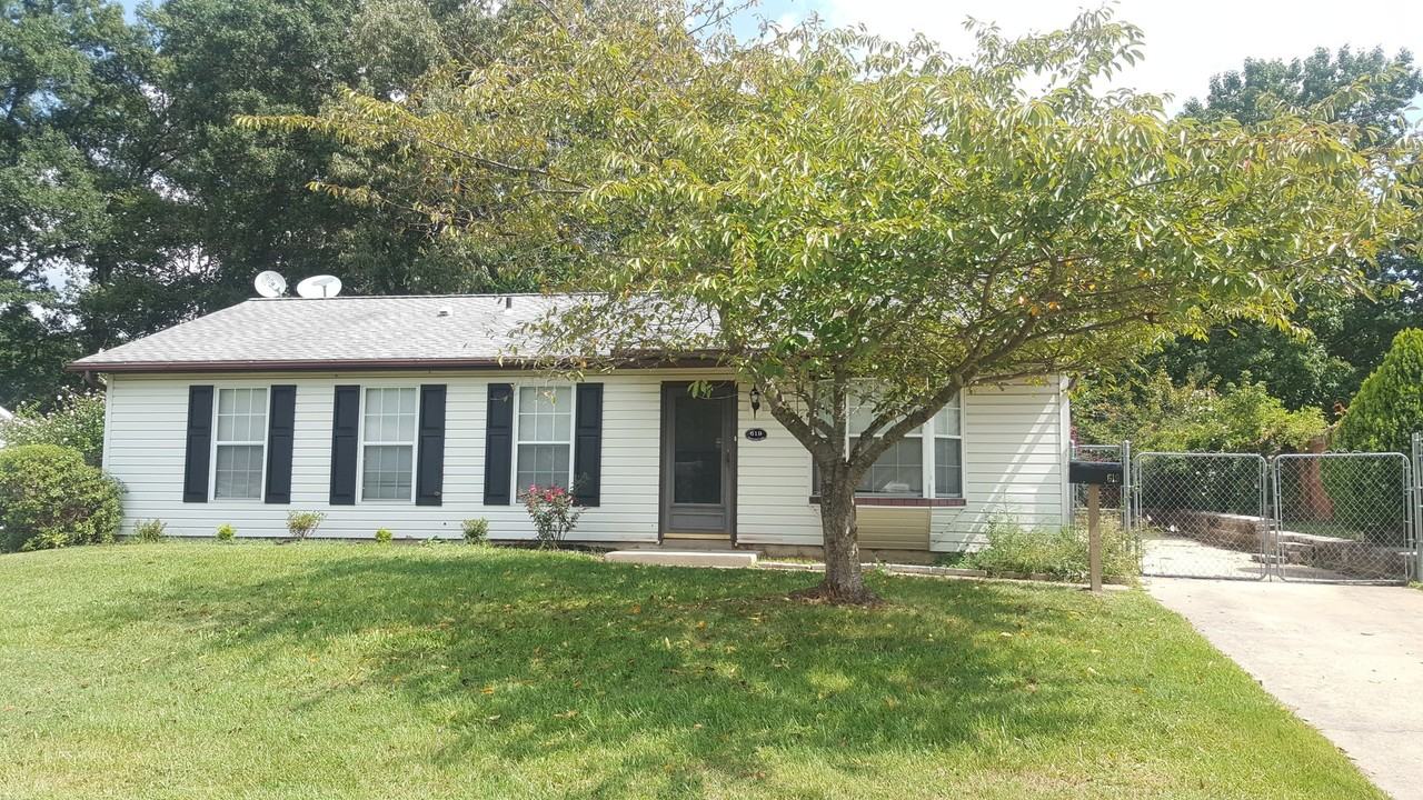 619 Hartwood Ln - Photo 2 of 29