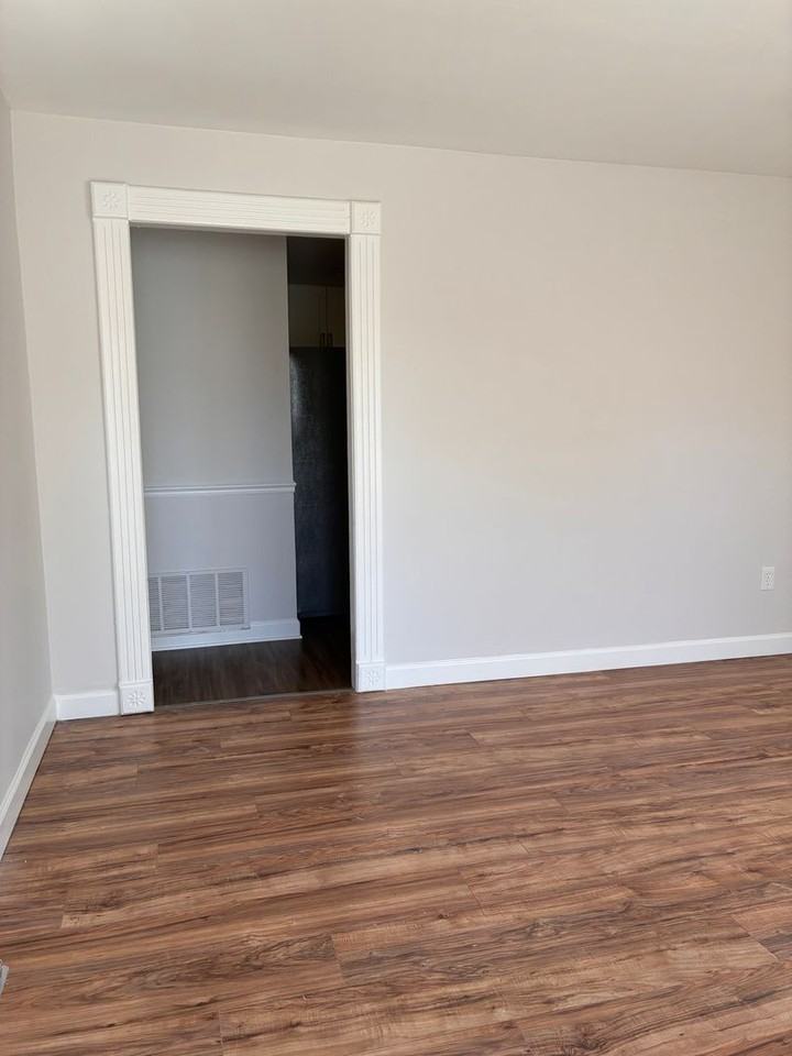 619 Hartwood Ln - Photo 3 of 29