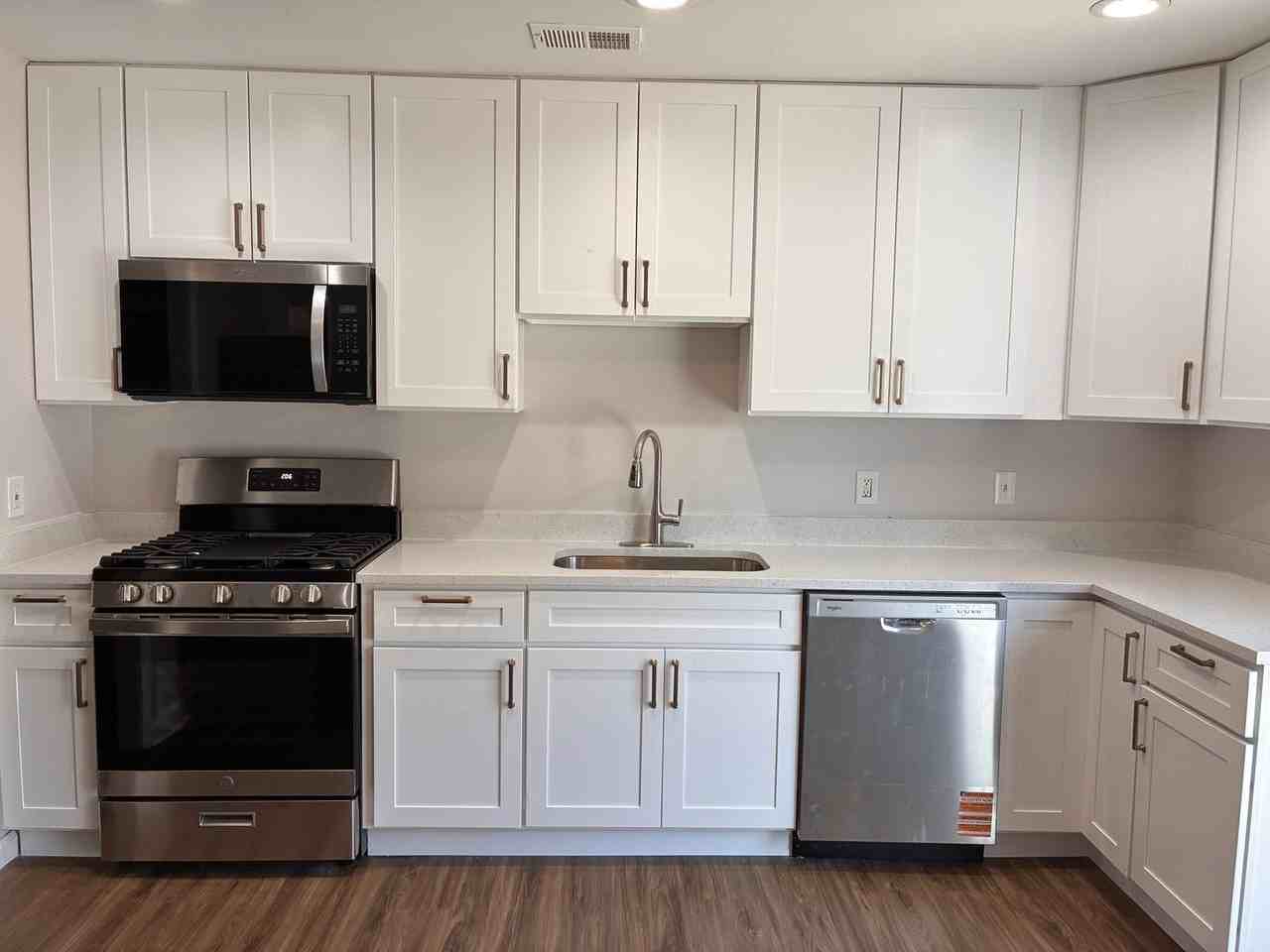 619 Hartwood Ln - Photo 5 of 29