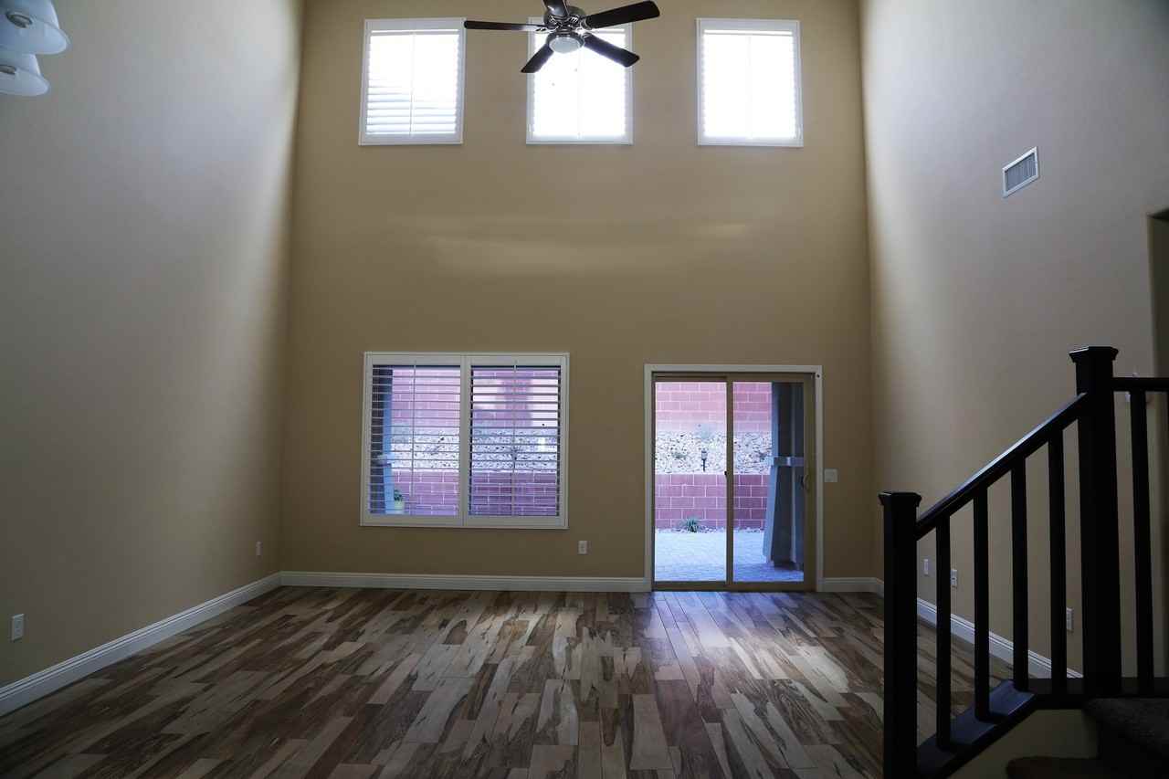 5667 Oak Bend Dr - Photo 2 of 11