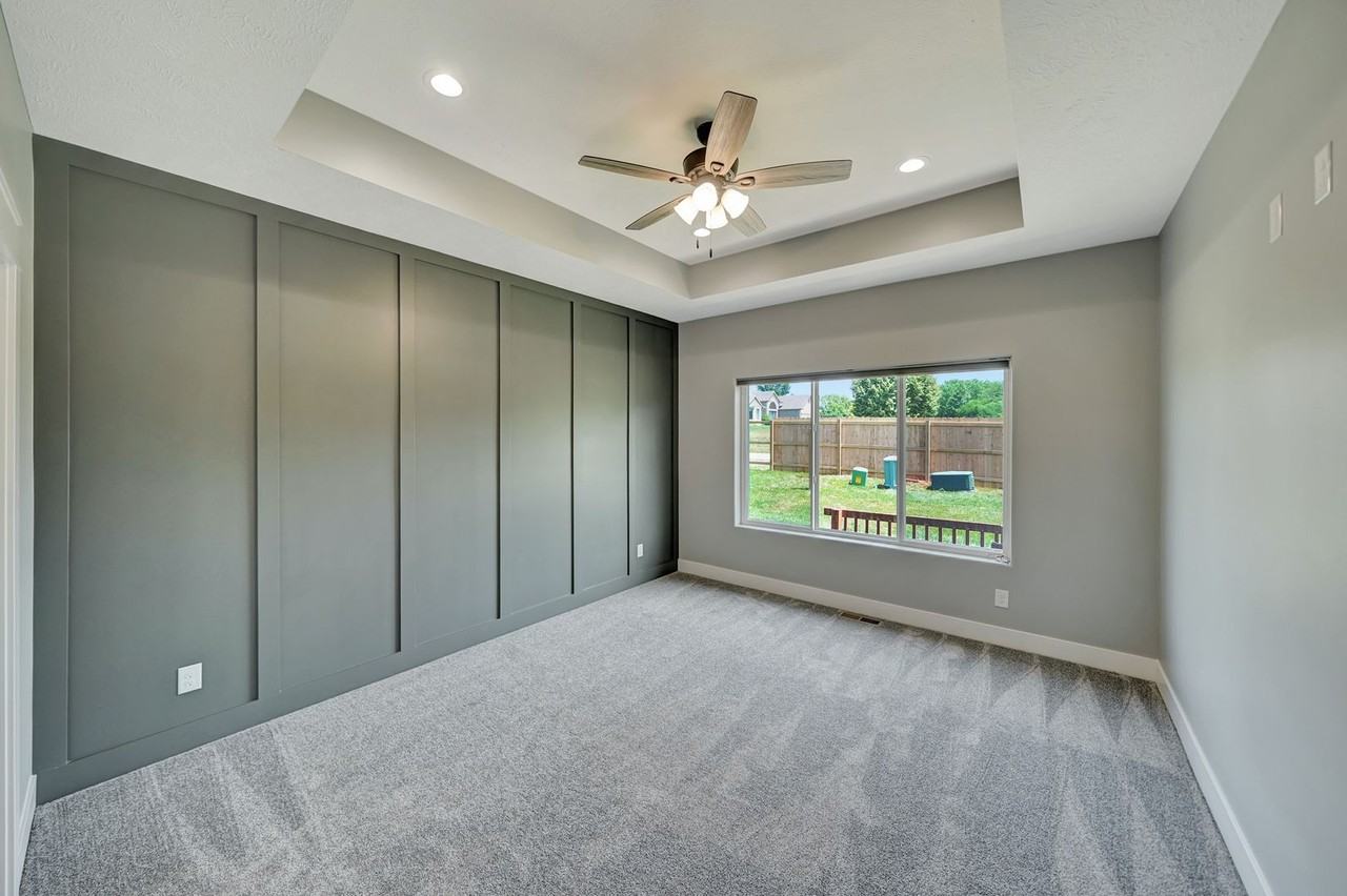 5041 State Hill Dr - Photo 7 of 21