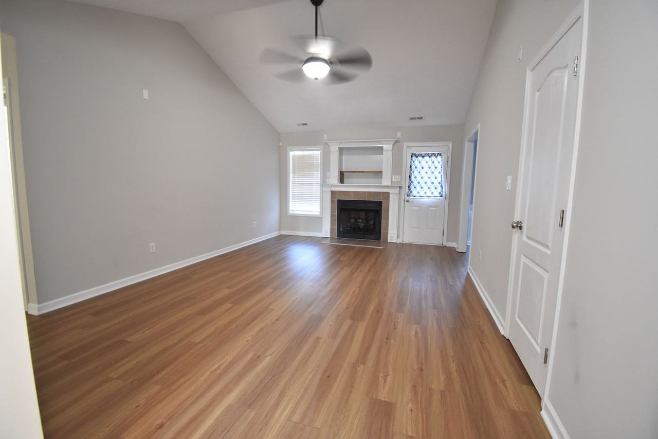 5609 Thackeray Dr - Photo 2 of 20