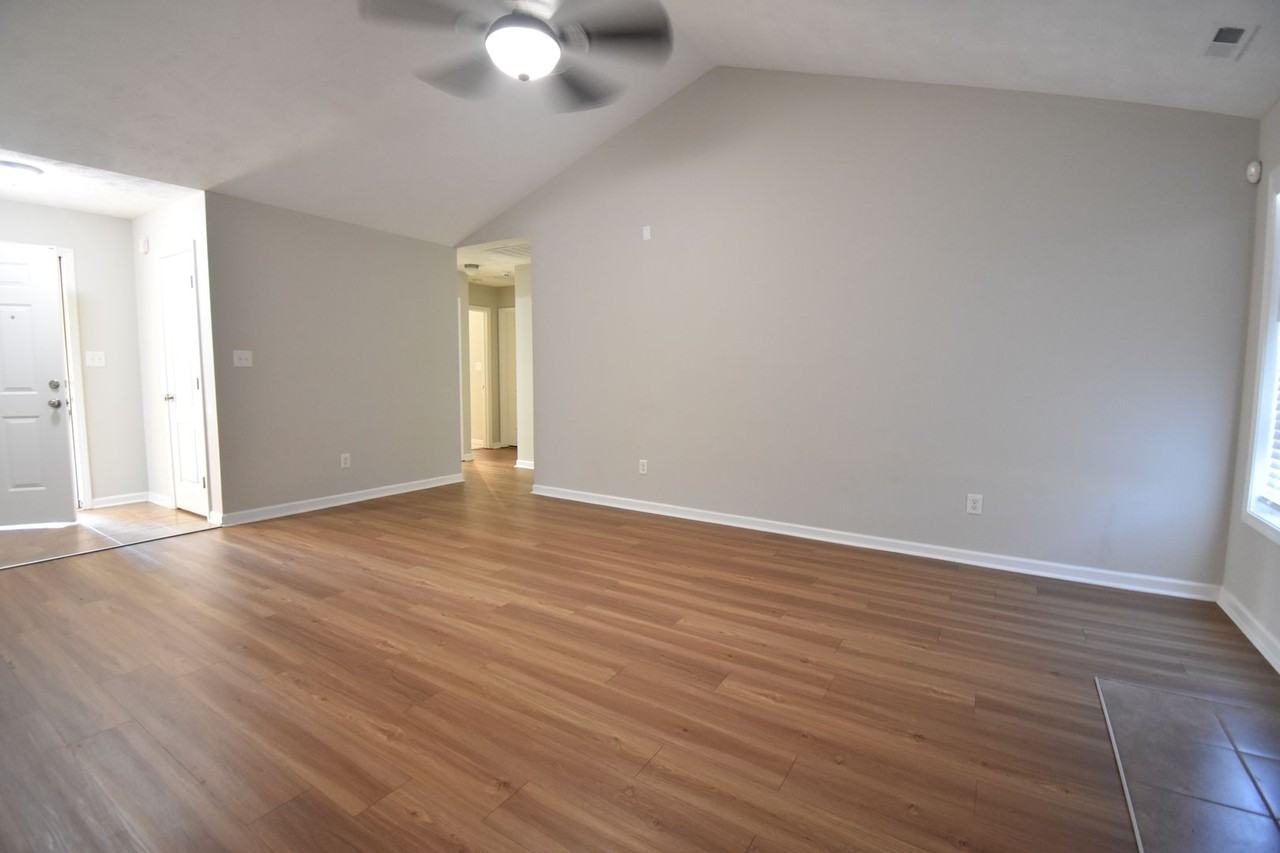 5609 Thackeray Dr - Photo 3 of 20