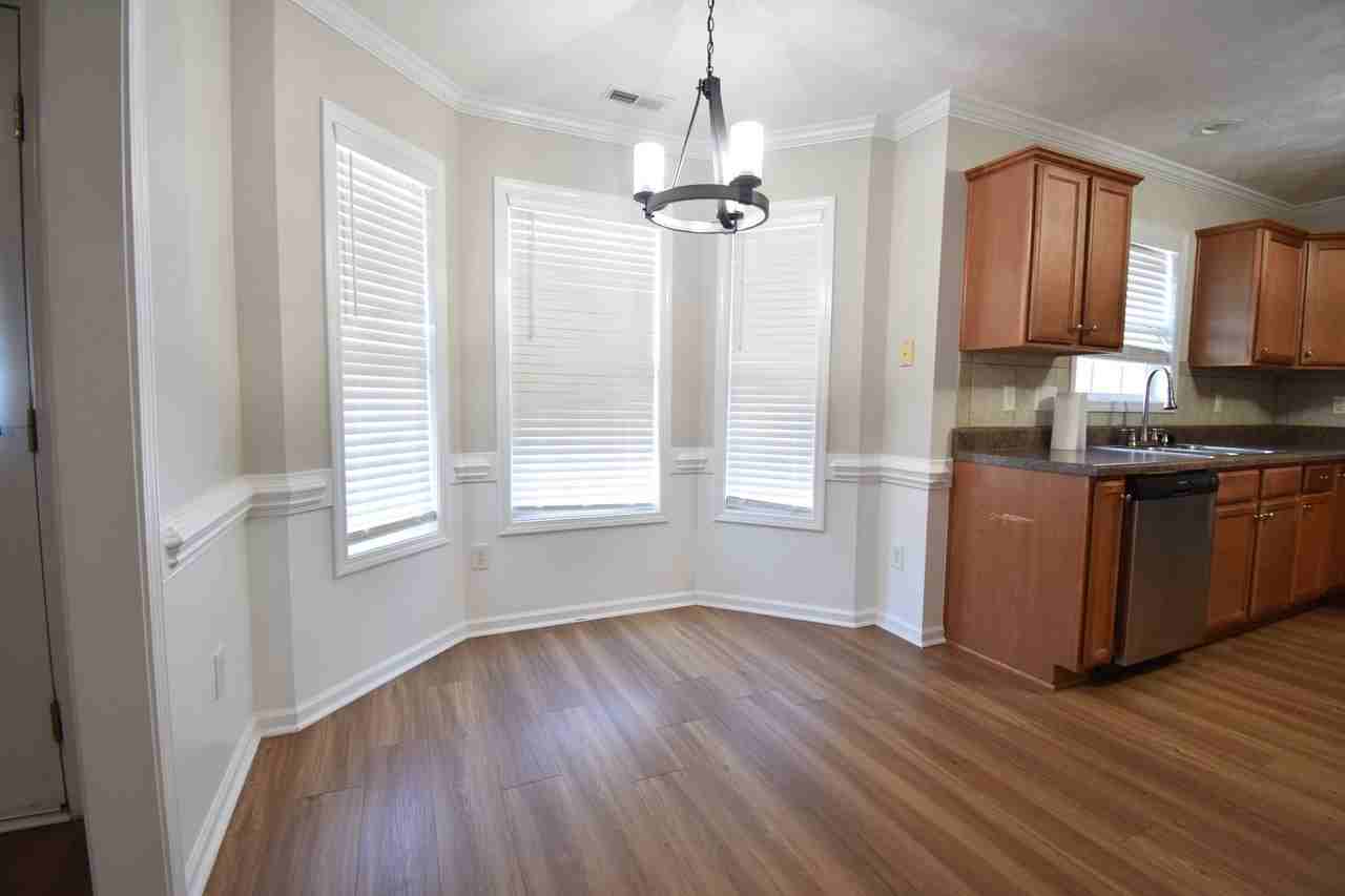 5609 Thackeray Dr - Photo 5 of 20