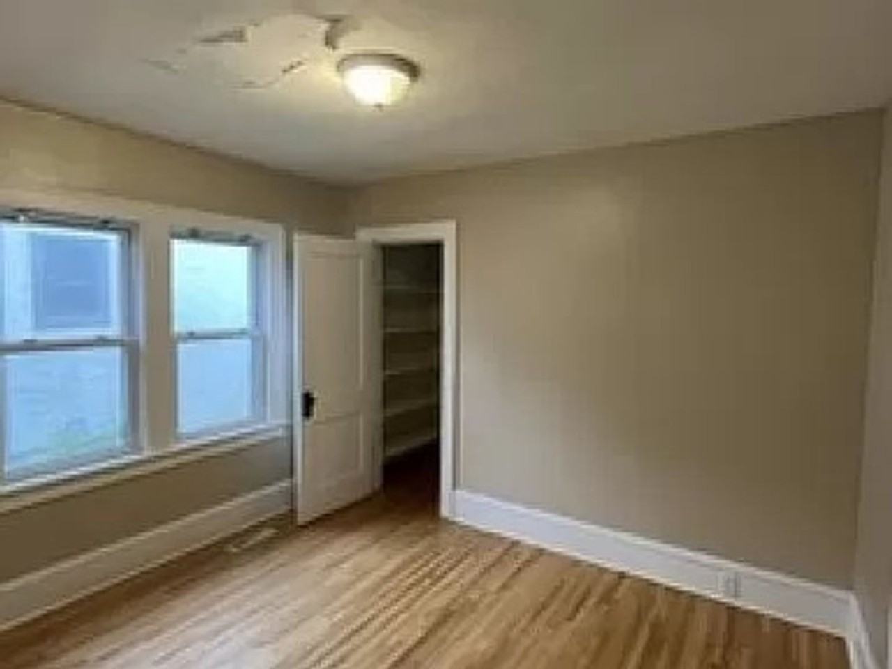 1349 Schletti St - Photo 5 of 10