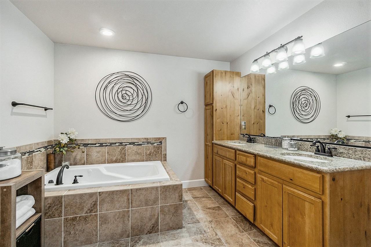 4227 White Deer Ln - Photo 5 of 16