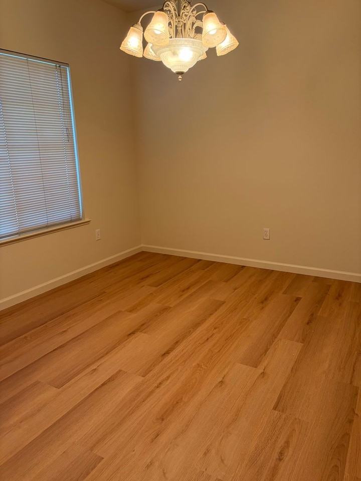 1709 Redwood Ave - Photo 4 of 18