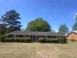 featured image of 572 Farmington Rd