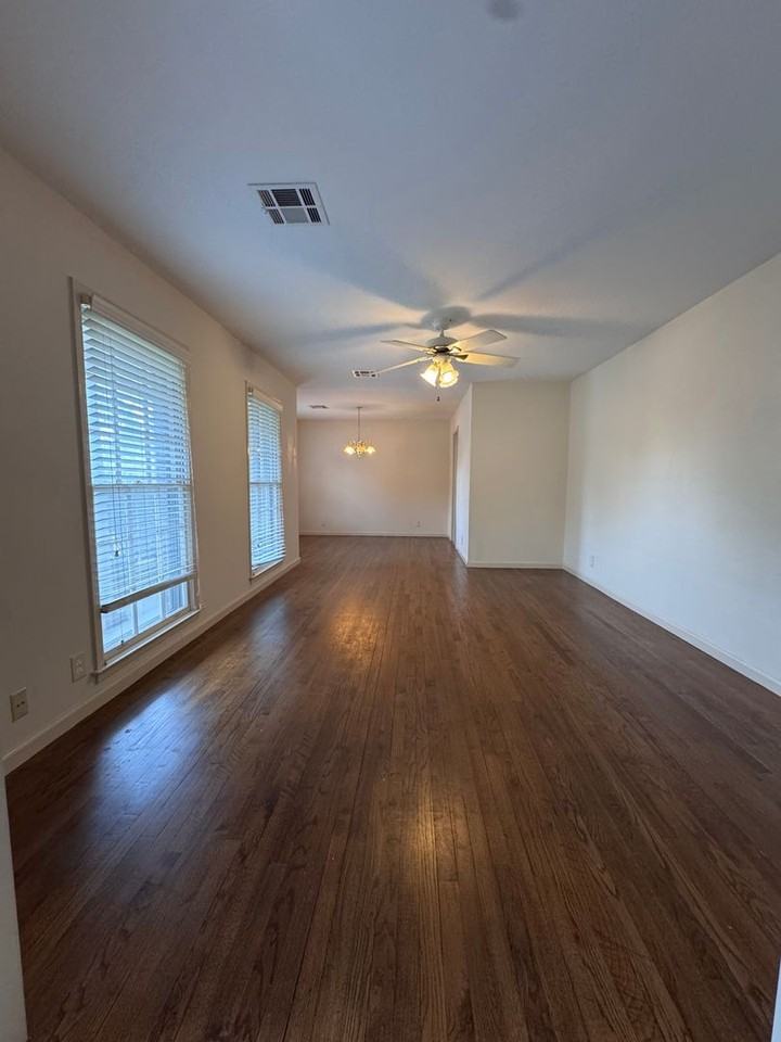 572 Farmington Rd - Photo 2 of 20