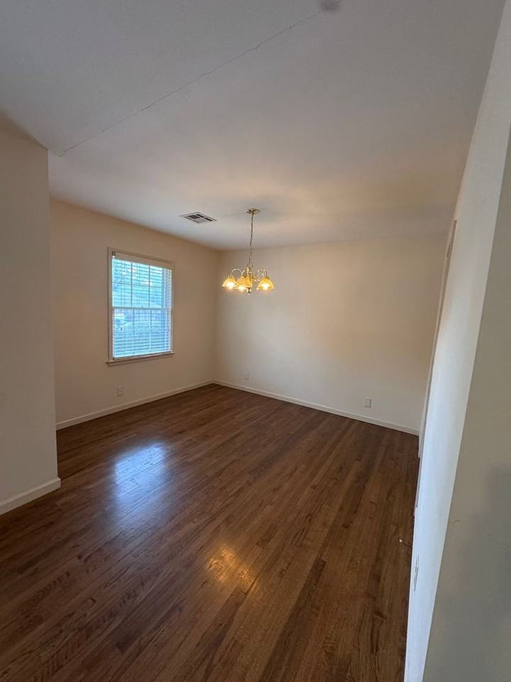 572 Farmington Rd - Photo 3 of 20