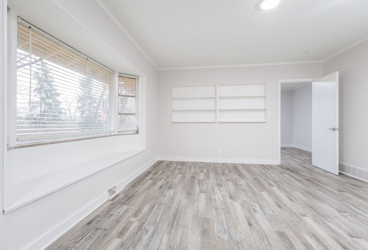 4575 Olentangy River Rd - Photo 6 of 24