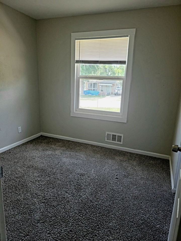 4821 E 40th Ter - Photo 6 of 16